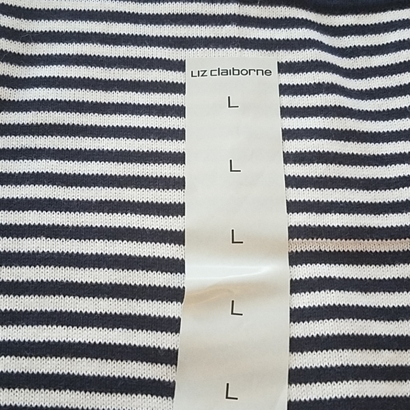 Sweater - Picture 6 of 6